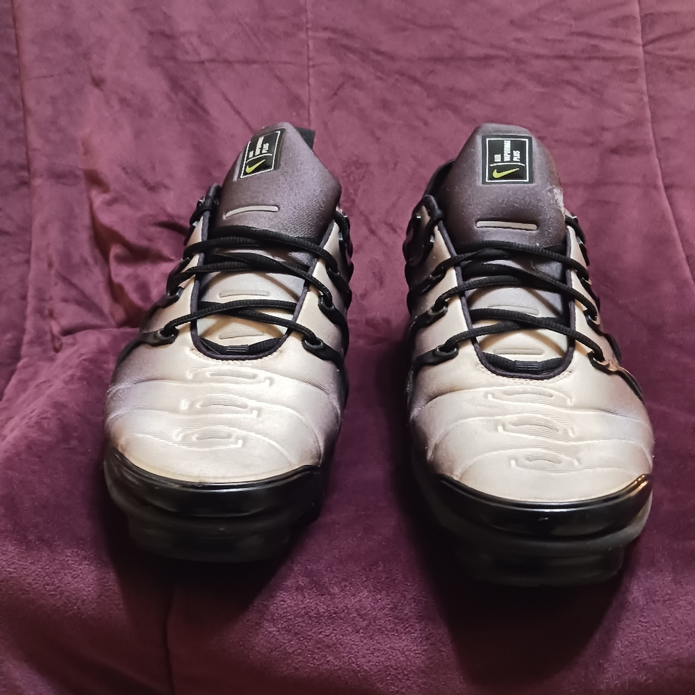 Nike Air Vapor Max Plus size 10. 5